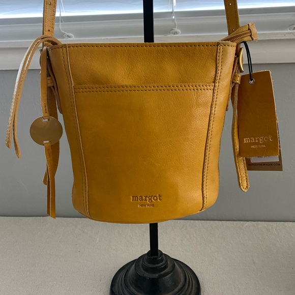 🆕Margot New York🔥
Mustard Yellow Iris Bucket Leather shoulder Purse - Picture 2 of 7